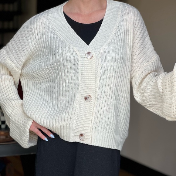 Nasty Gal collection loose fit cream knitted dropped shoulder cardigan sweater - Picture 3 of 11